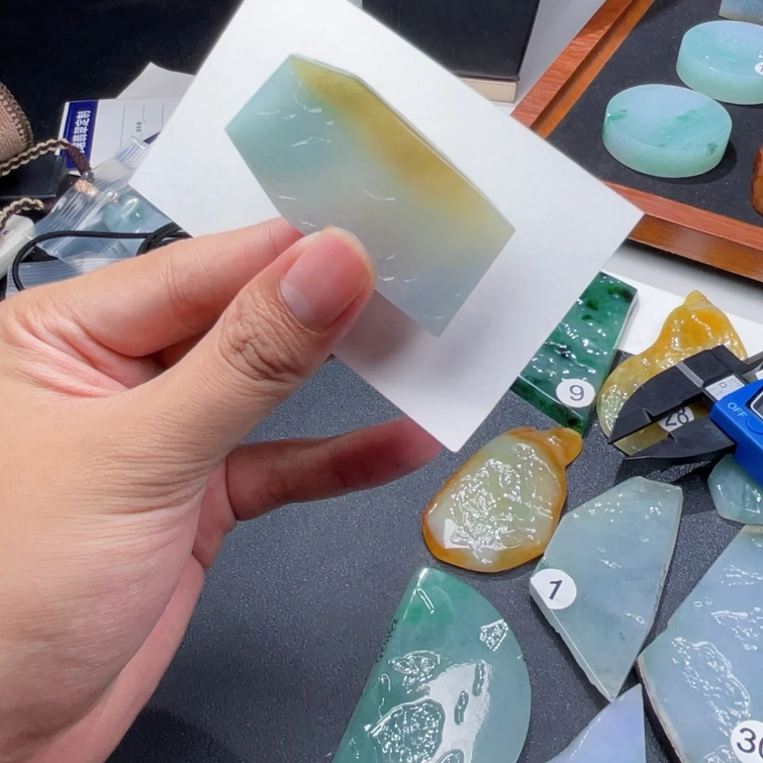 定制翡翠未镶嵌小牌子料