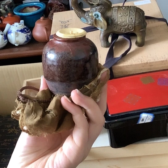 基哥日瓷中古百货