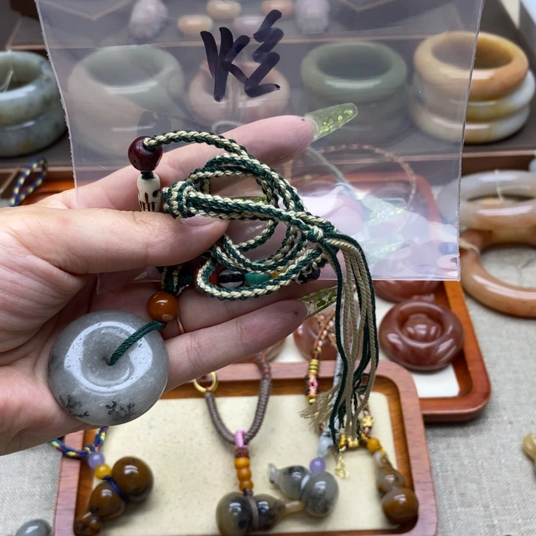 石英质玉手镯未镶嵌炫**熊