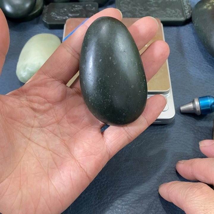 尚***白和田玉未镶嵌挂件