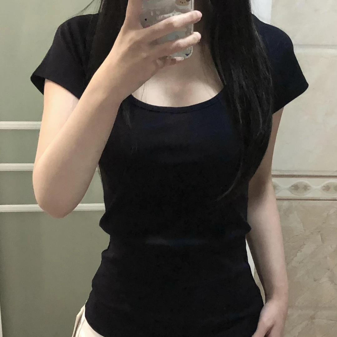 夏季多巴胺纯色T恤U领修身短袖女生潮流新款甜美小众显瘦时尚上衣