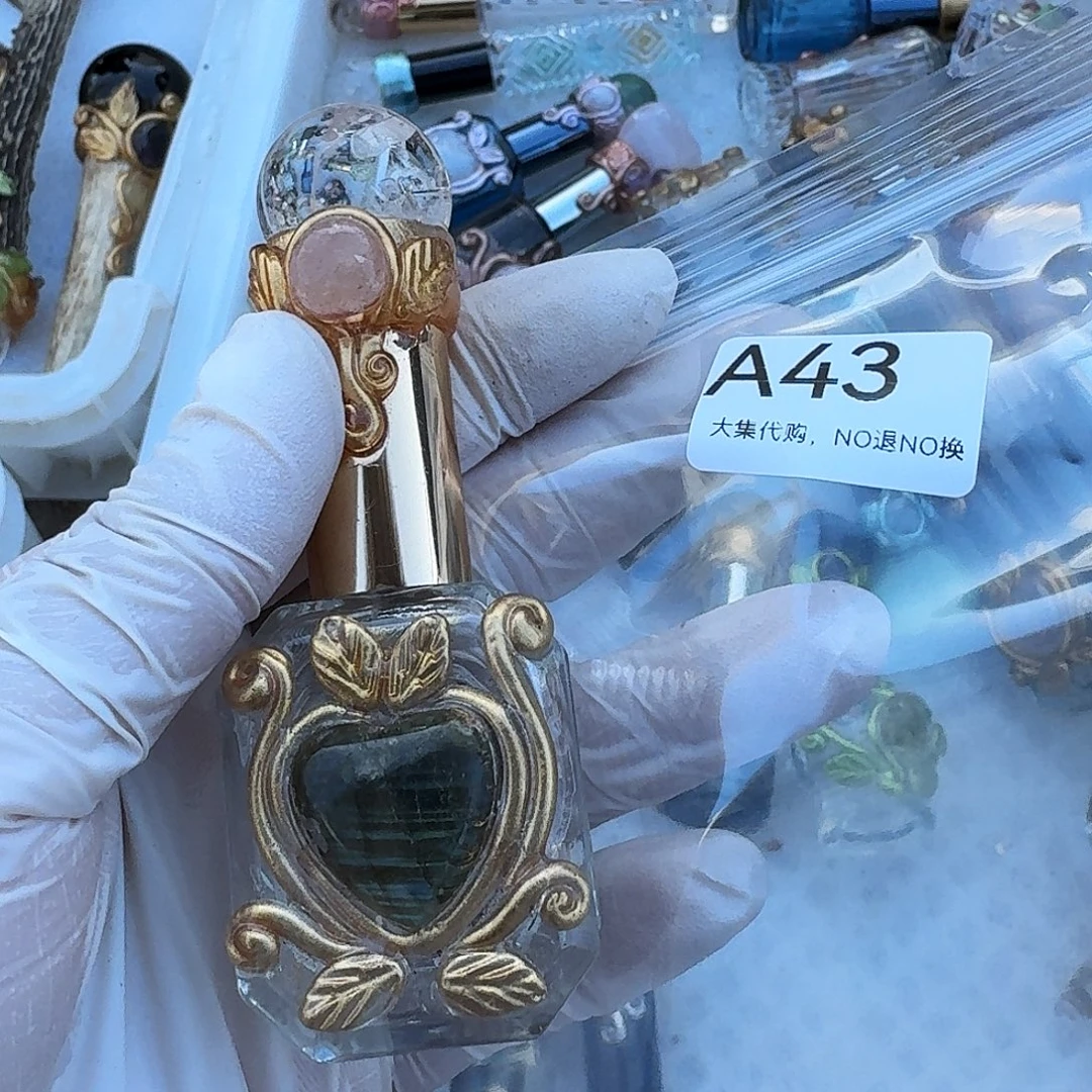 o***8未镶嵌颈饰水晶43