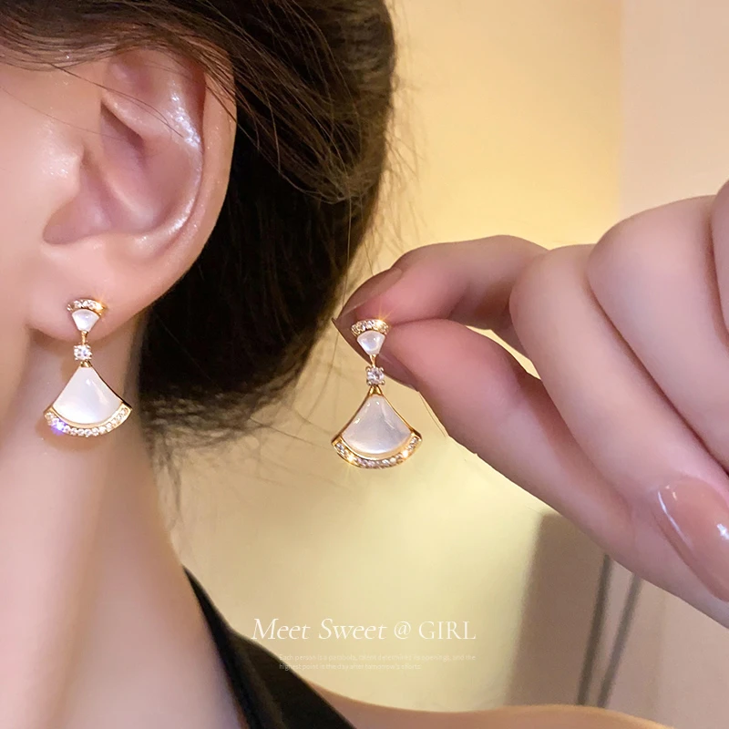 合金耳饰 扇子耳环爆款高级感贝母耳饰轻奢扇形轻奢气质大气耳钉