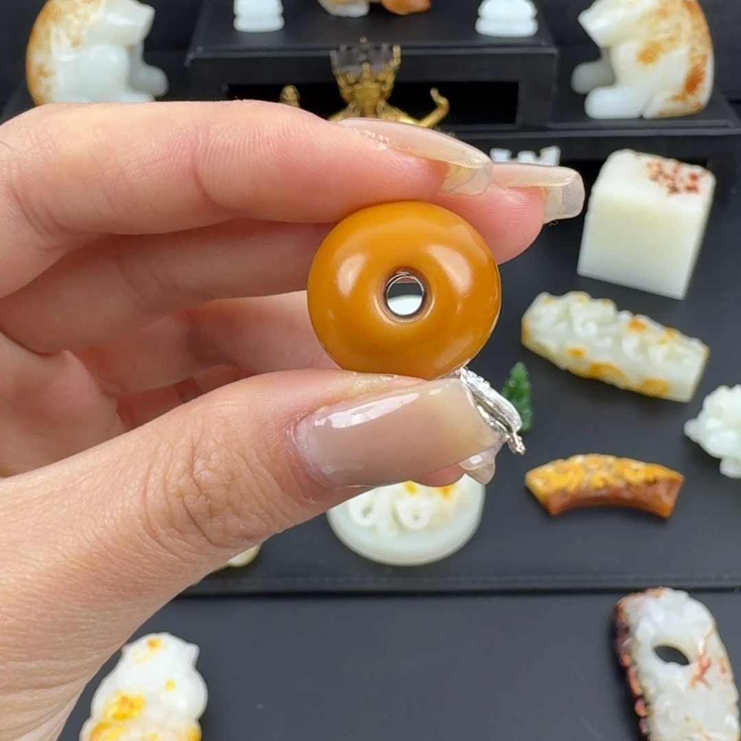 和田玉（糖玉）颈饰未镶嵌d****g