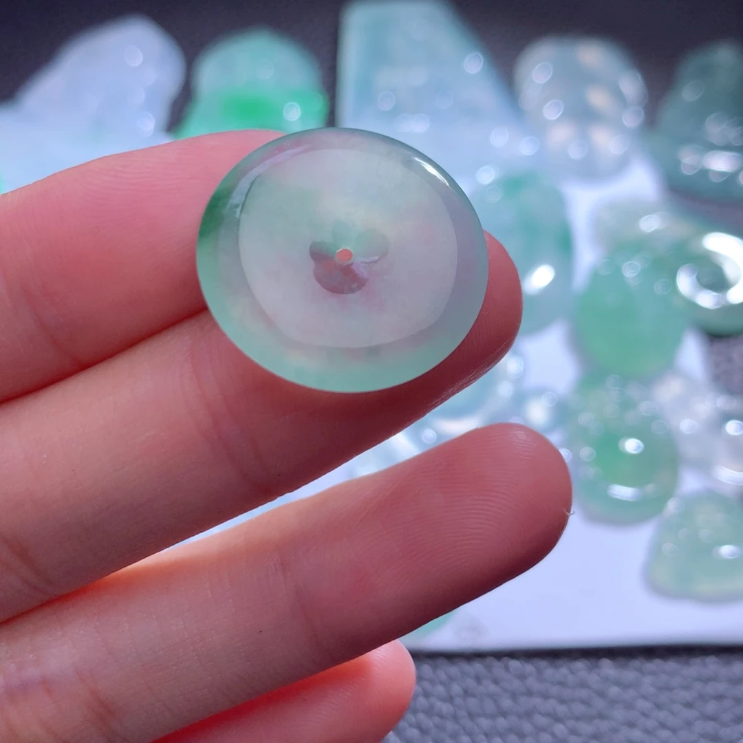 翡翠未镶嵌颈饰缅甸翡翠