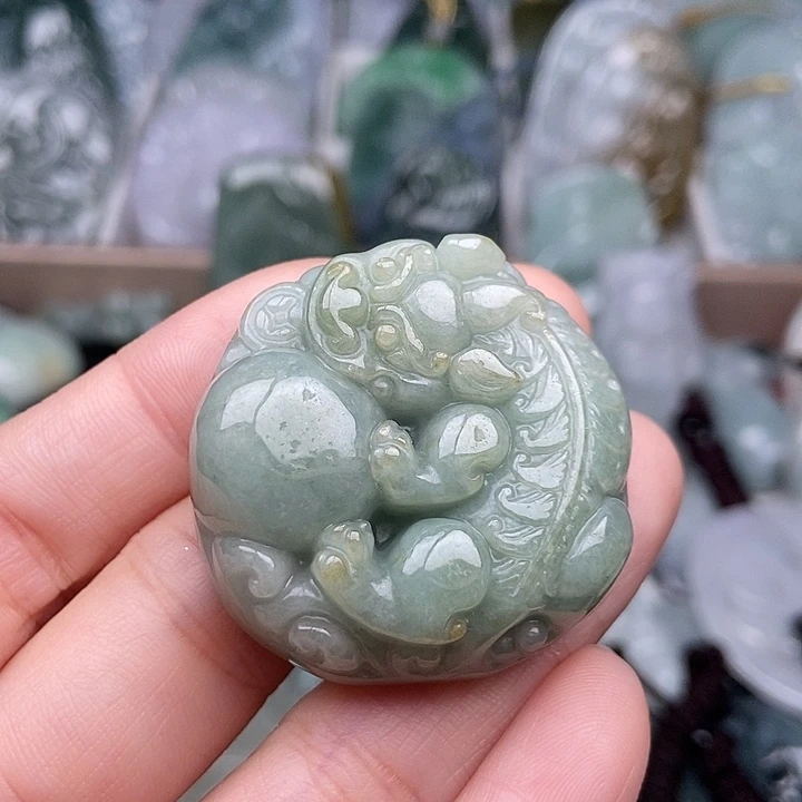 翡翠未镶嵌颈饰翡翠