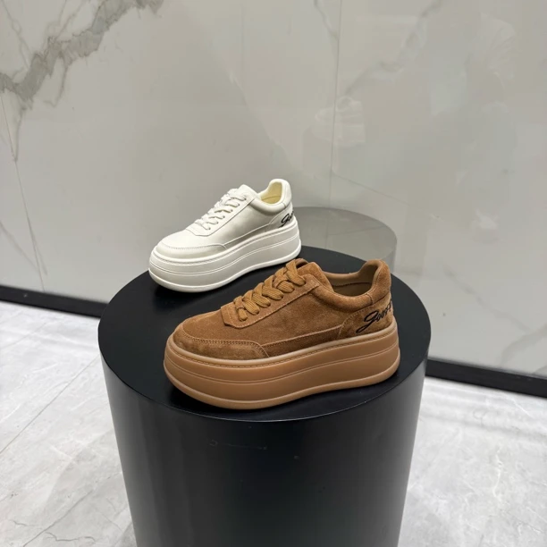 秋冬新款小个子增高百搭厚底低帮圆头加绒休闲女鞋时尚真皮松糕底