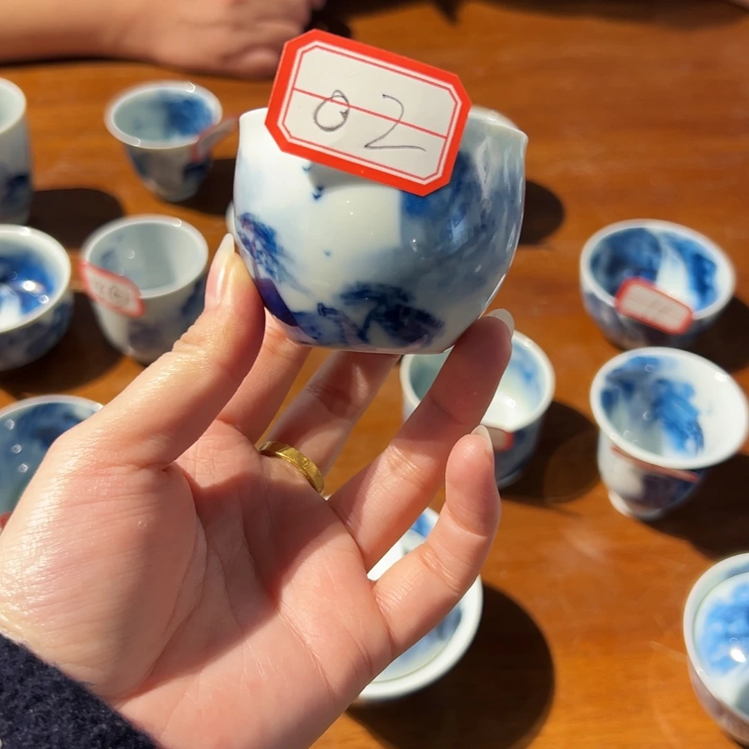 青花手绘山水主人杯柴窑