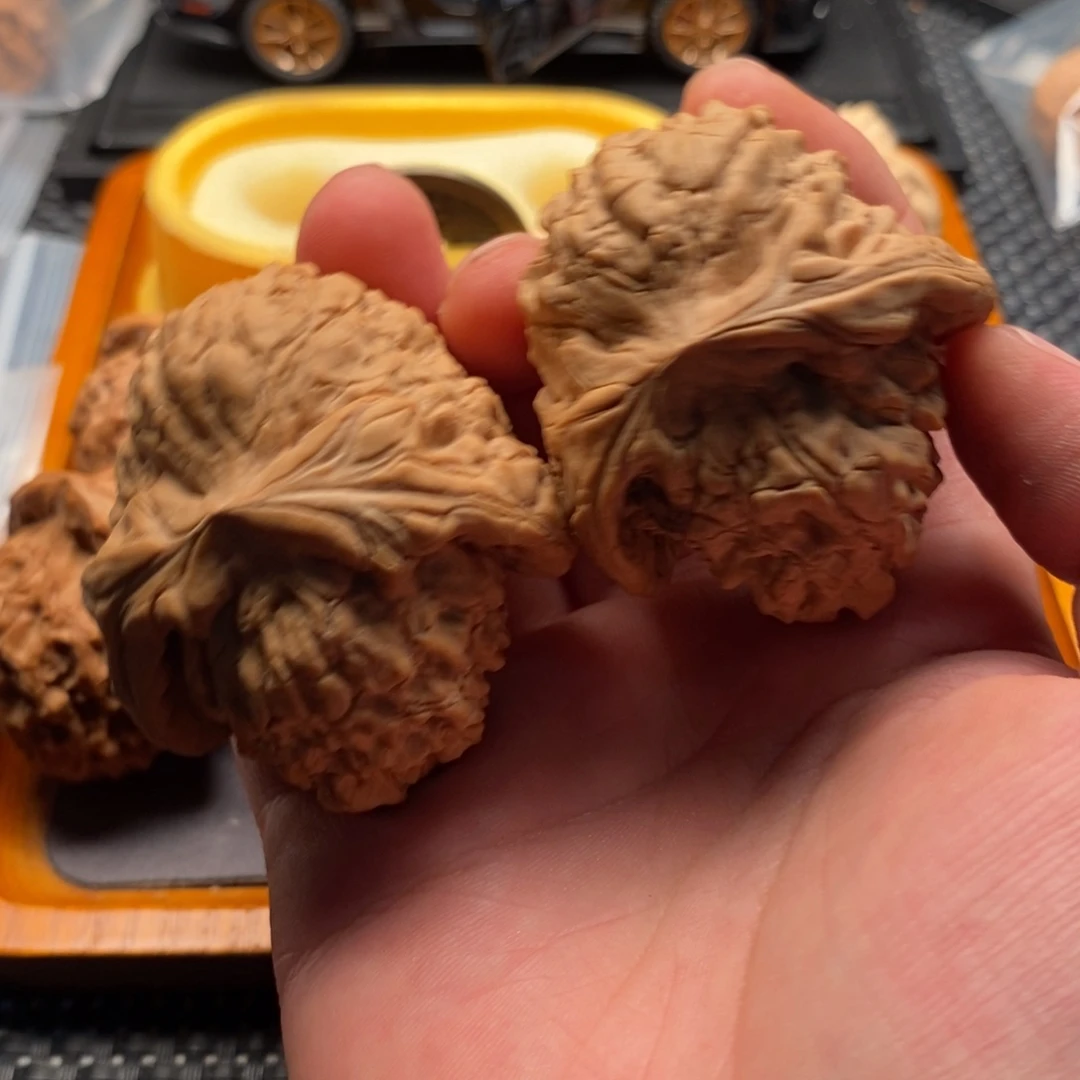 用****文玩核桃精品对龙鼎