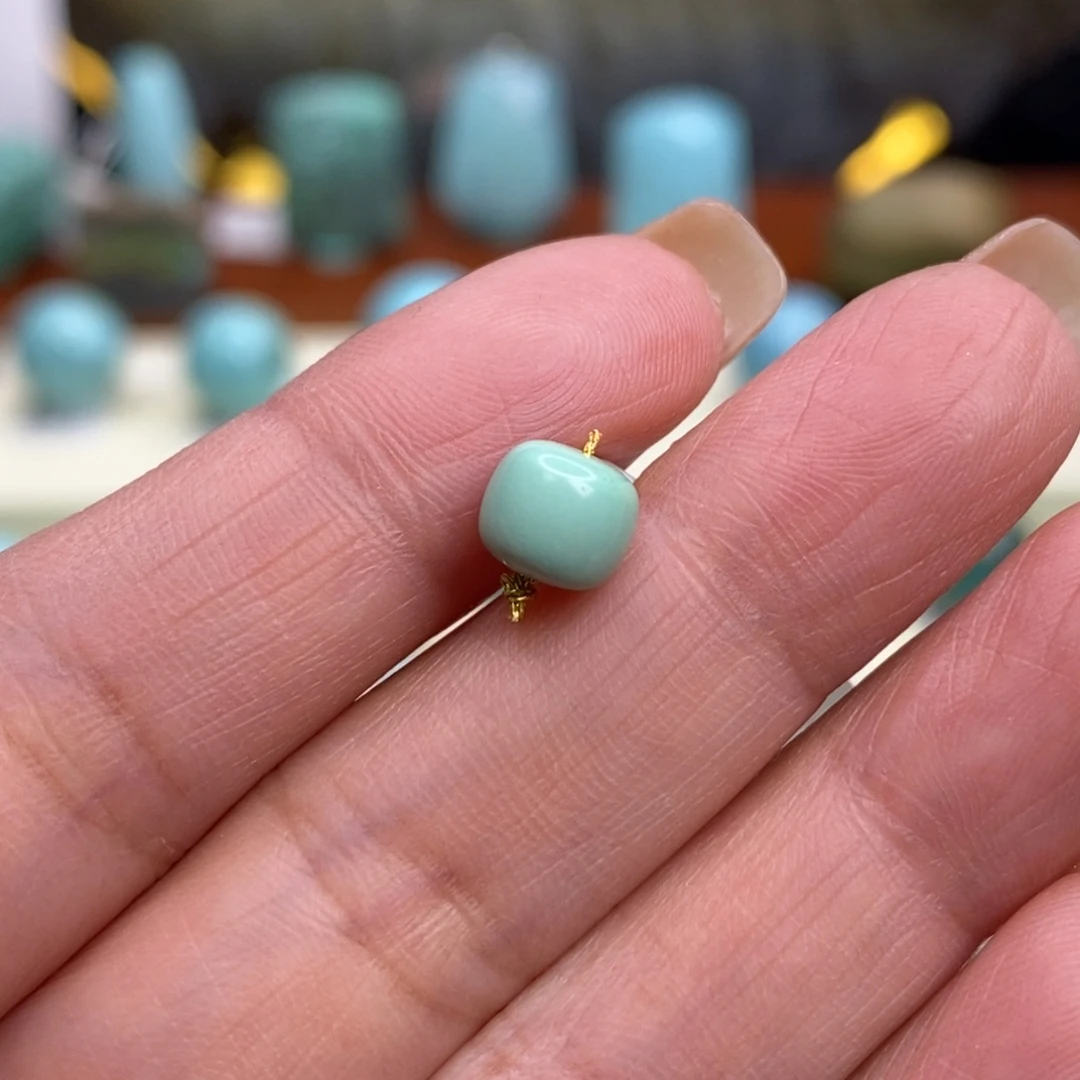 绿松石未镶嵌珠宝奇石6.6×5.7