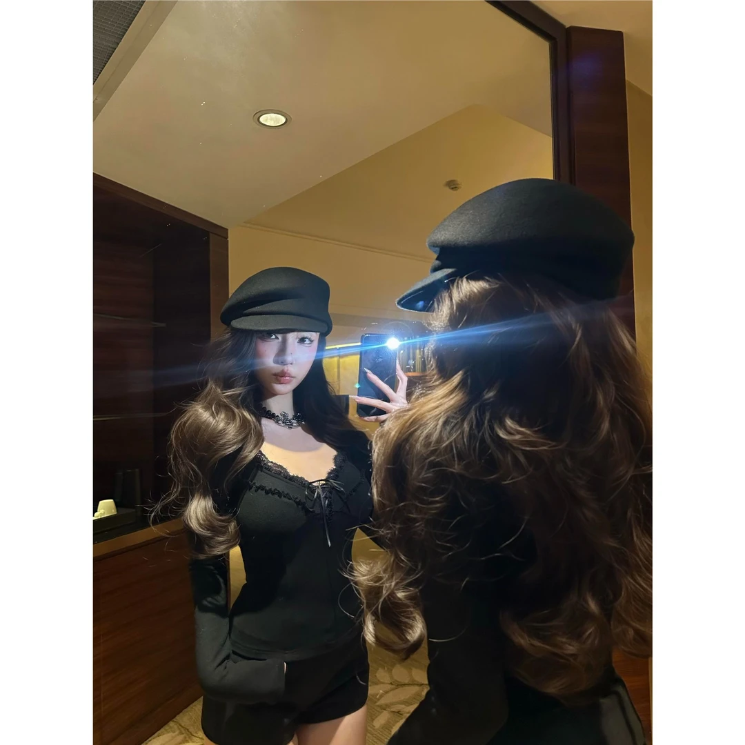 【偏心尤物】2025秋冬新款性感V领蕾丝打底长袖上衣配短裤套装女