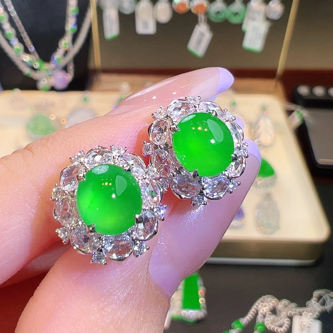 18K金镶嵌翡翠耳钉翡翠