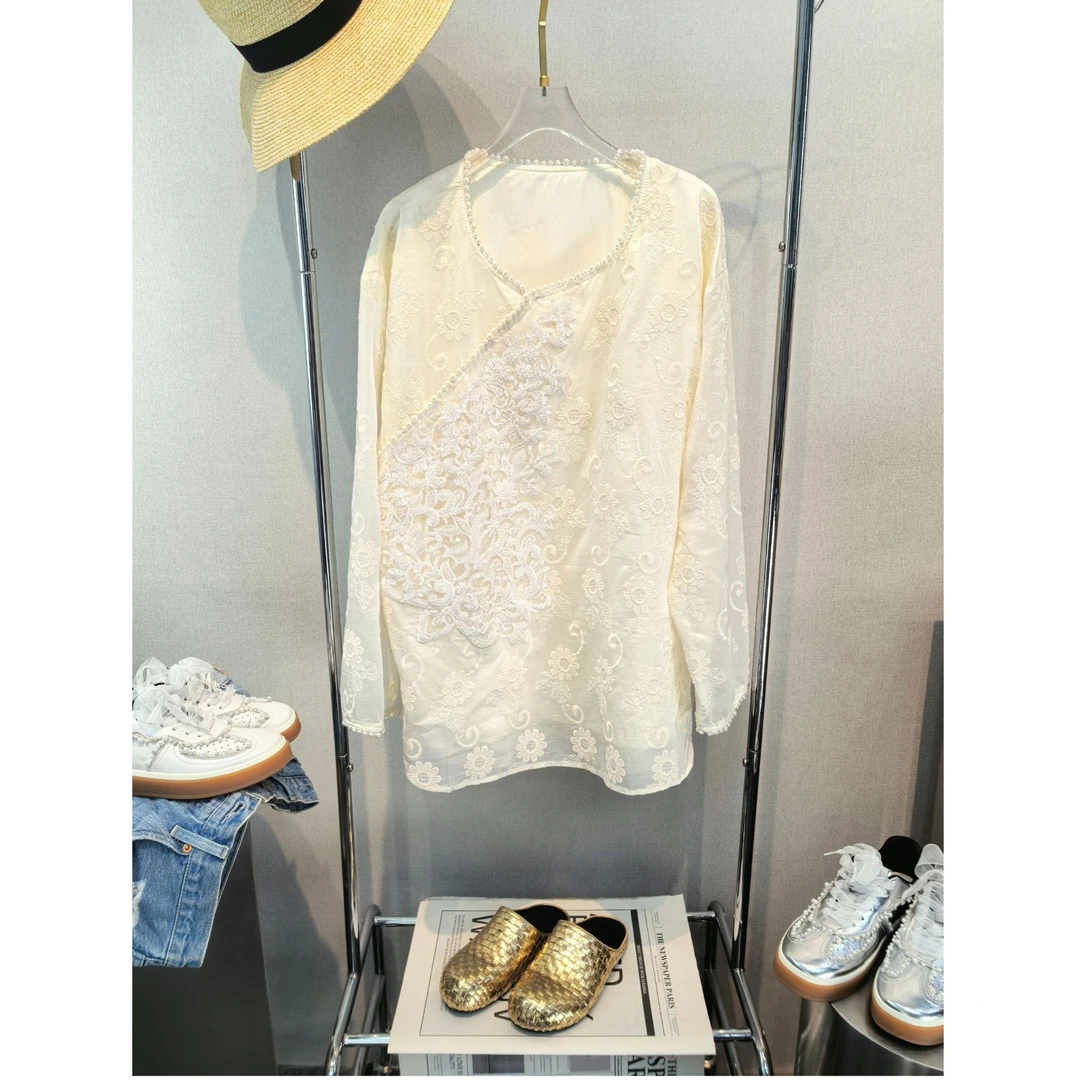 萝茜妮嫚春款上衣时尚镂空刺绣圆领蕾丝衫重工复古气质拼接小衫