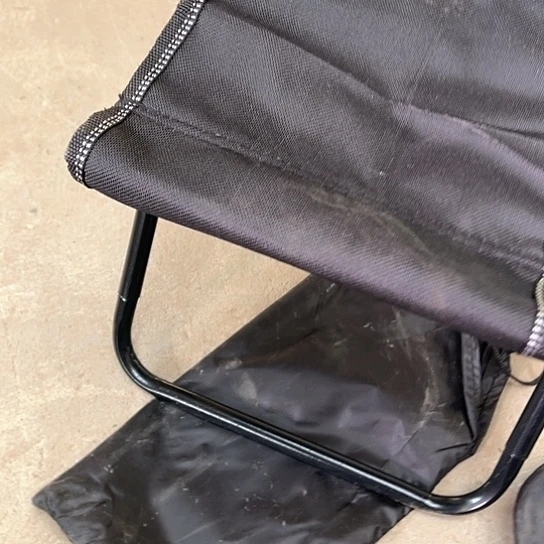 黑袋马扎拍一发二。