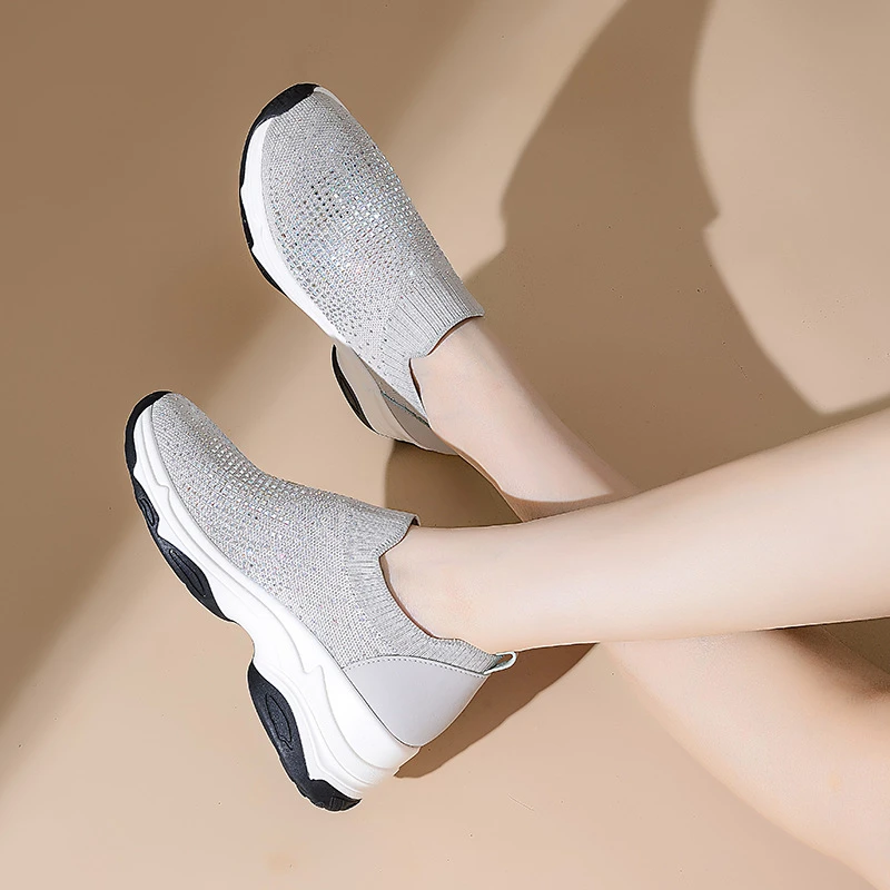 新款坡跟水钻针织透气时尚百搭女单鞋轻便旅游飞织圆头气质运动鞋