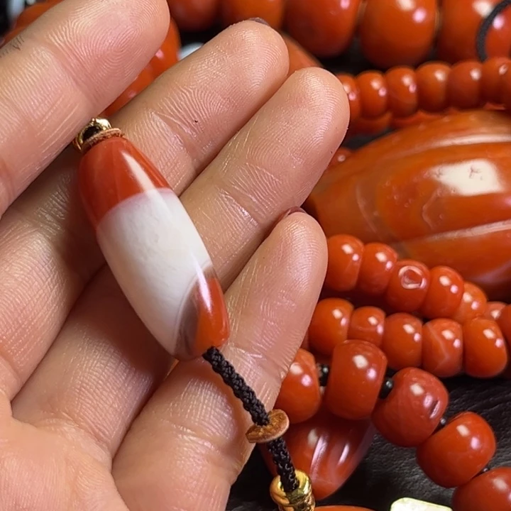 颈饰琉璃幸**哥琉璃………