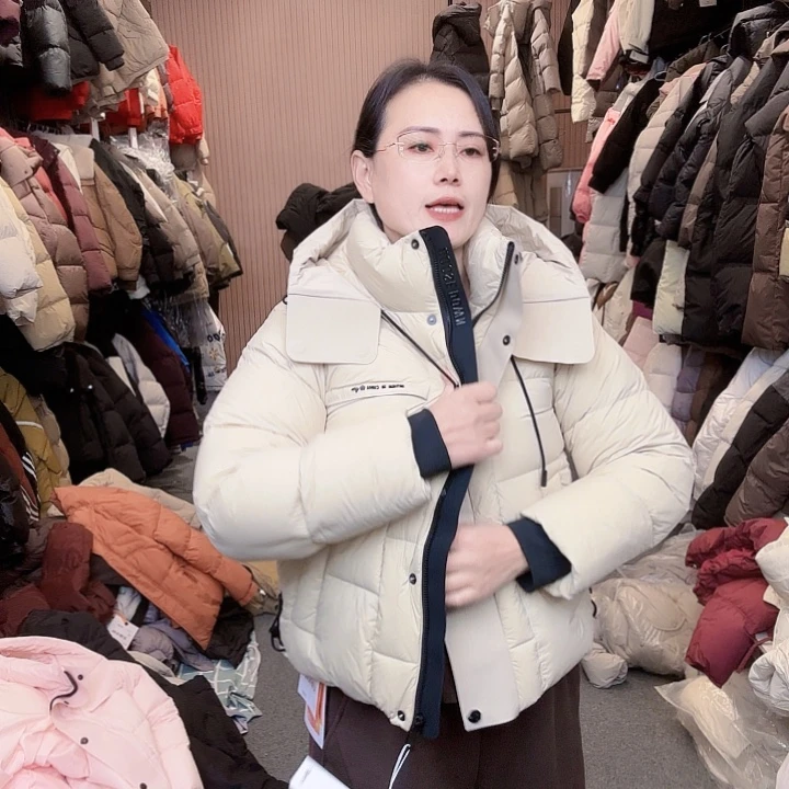 艾雨衣尚羽绒外套