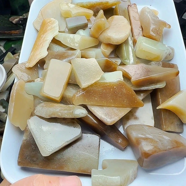 鑫***一未镶嵌和田玉（糖玉）珠宝半成品