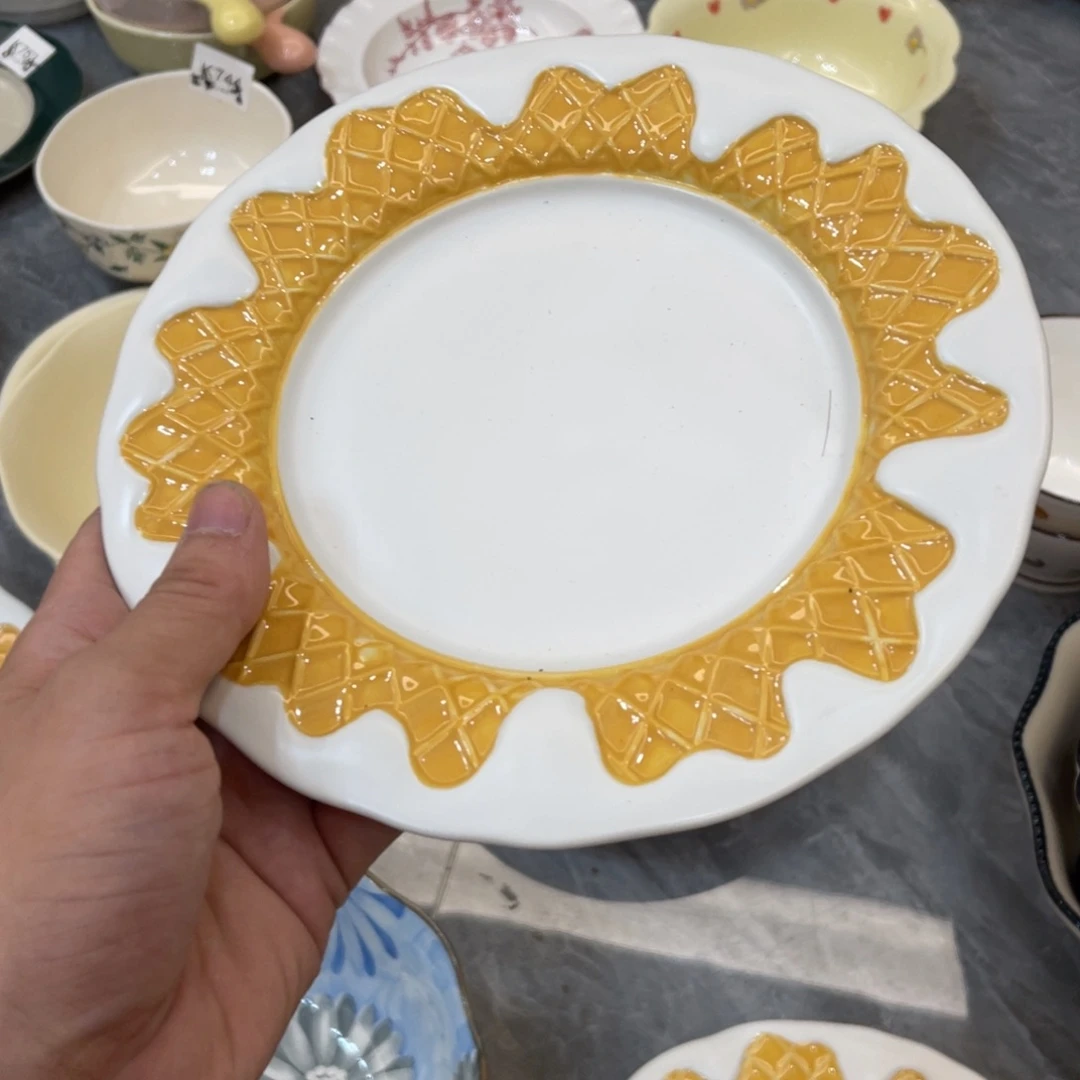 陶瓷微瑕餐具介意勿拍，满18飞！