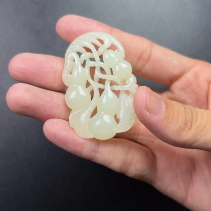 老***王和田玉未镶嵌颈饰