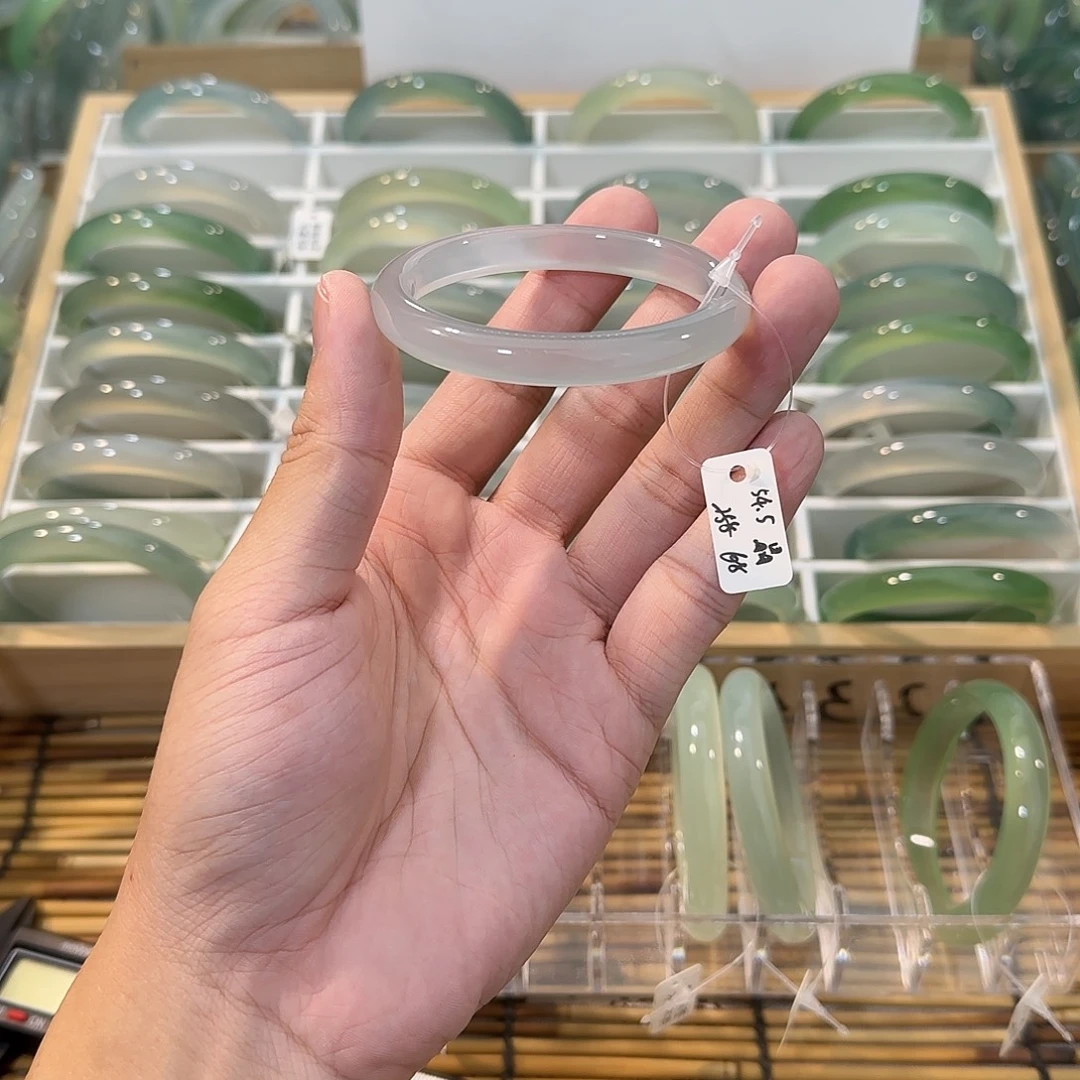 玛瑙/玉髓未镶嵌手镯圈口54.5