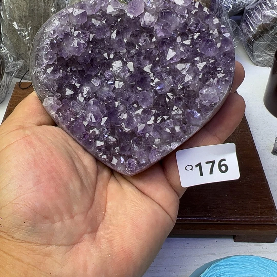 未镶嵌水晶大型摆件（非配饰）