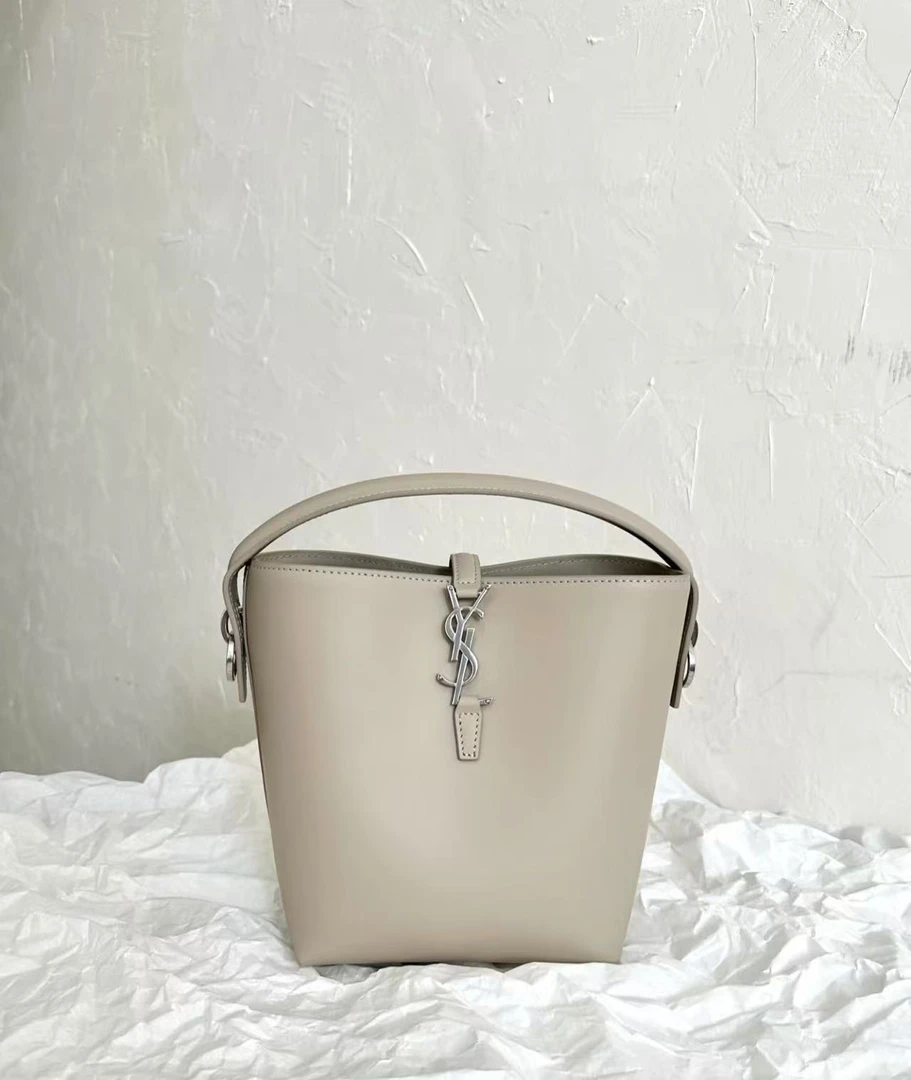 95新 YSL/圣罗兰 GGS圣罗兰le37水桶小号灰银光面牛皮49034792