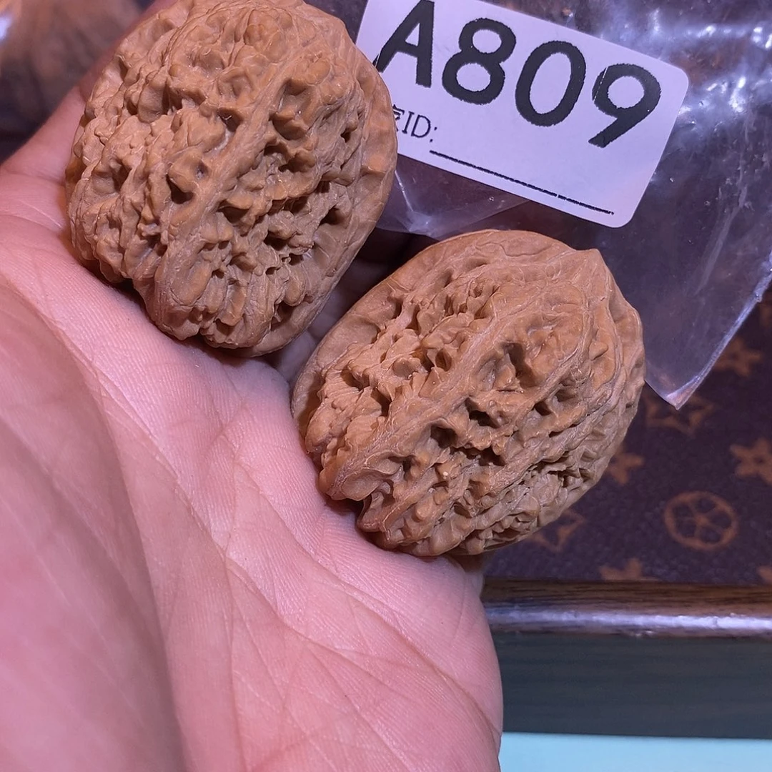 用***4文玩核桃把件西北将军。