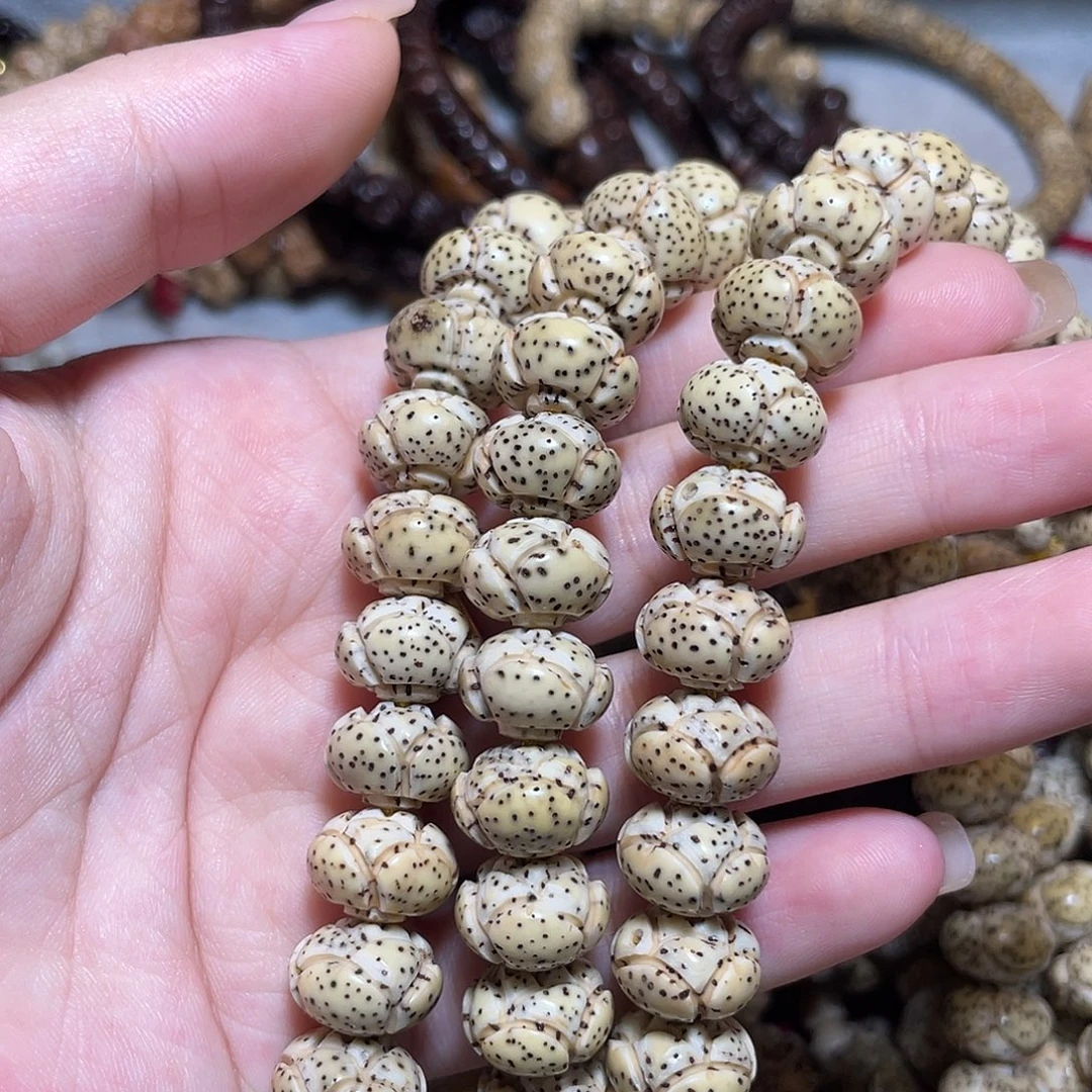 姜***太吊坠星月菩提莲花
