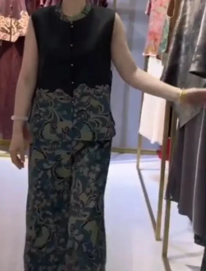 新款时尚洋气精品百搭女装S2296