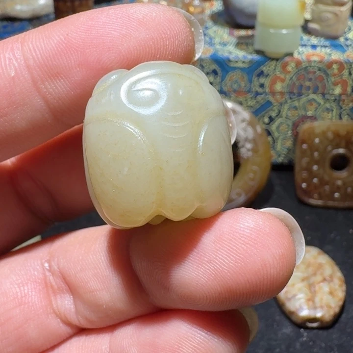 老***狼和田玉（糖玉）未镶嵌颈饰