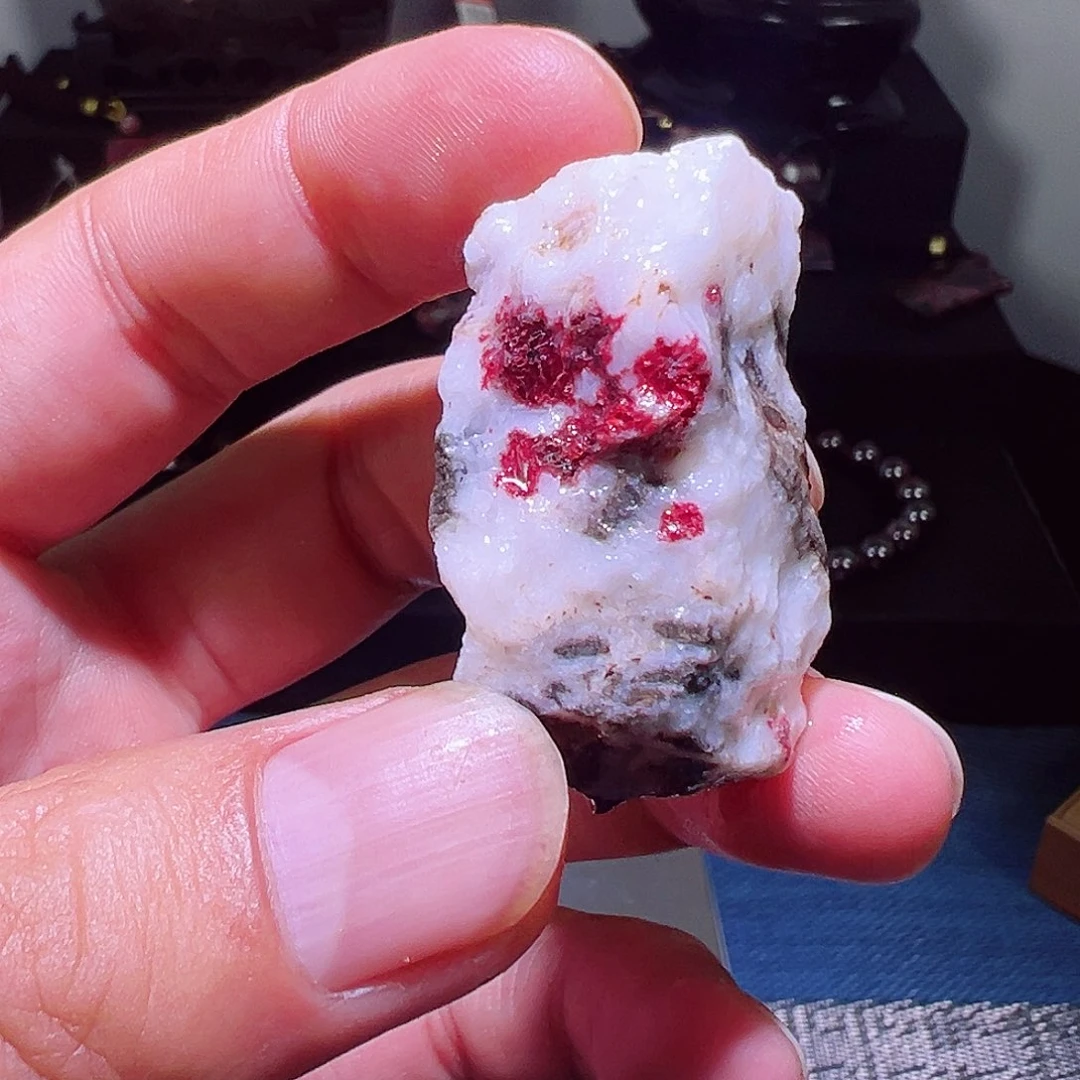 天然辰砂天然朱砂吊坠