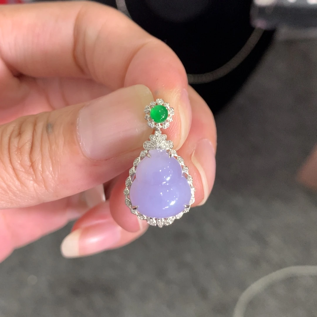 颈饰18K金镶嵌翡翠翡翠