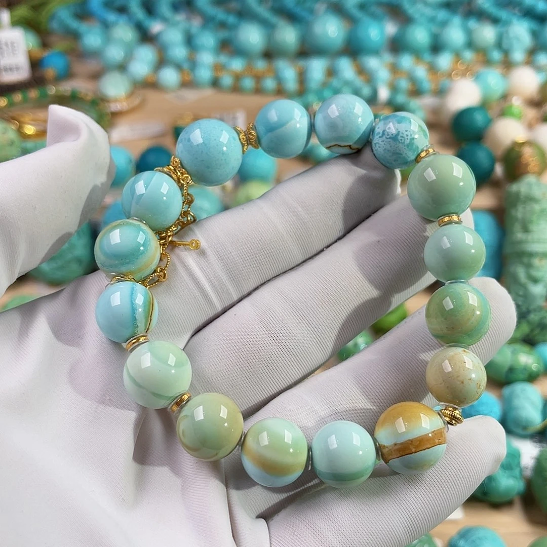 绿松石未镶嵌珠宝奇石