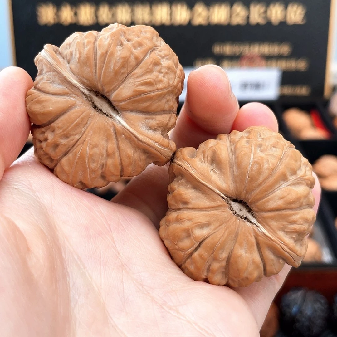 把件文玩核桃一字底大眼睛正米字近正肩全品红南瓜42A18