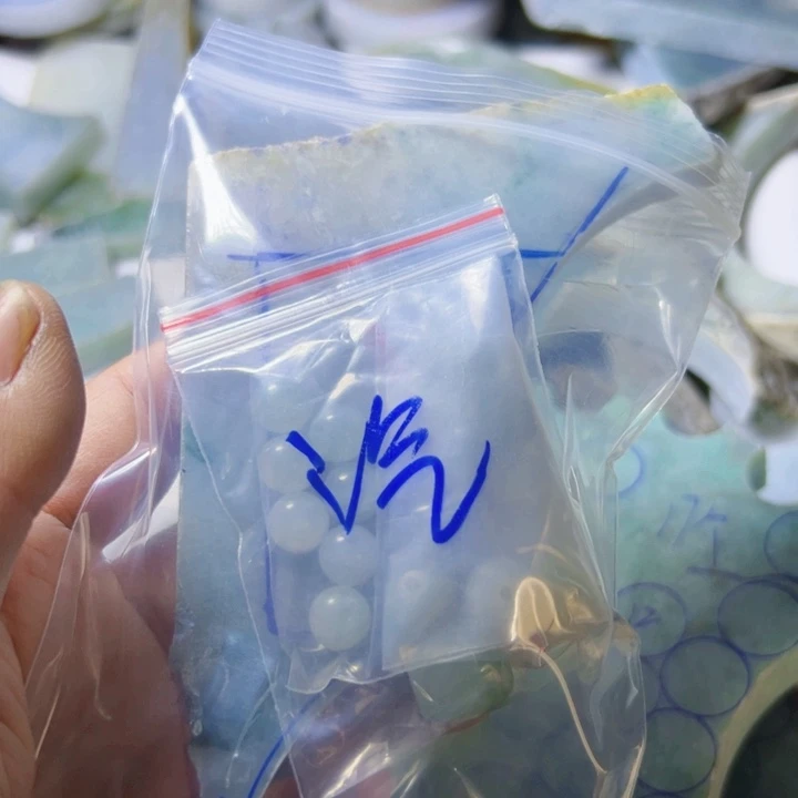 颈饰未镶嵌翡翠?****X