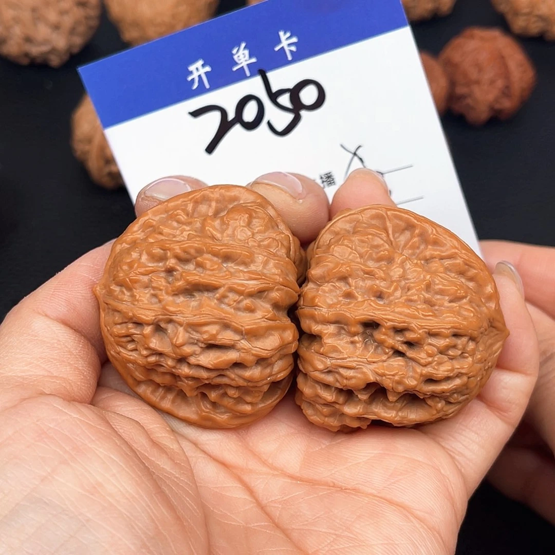 文玩核桃吊坠平谷凹底43尺。   2050
