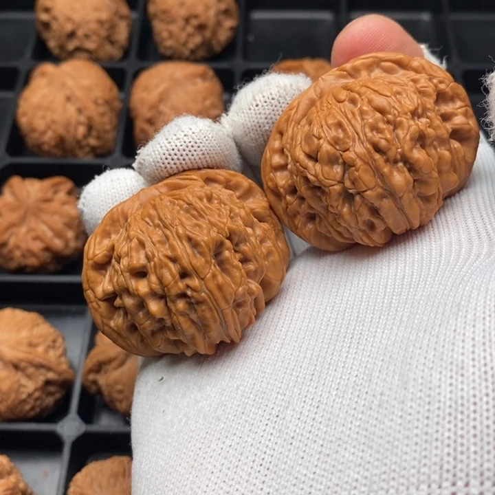 文玩核桃把件李*平楼子