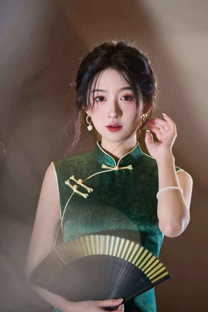 【绿野仙踪】高级感新中式国风无袖长款改良旗袍2025新款年轻款女