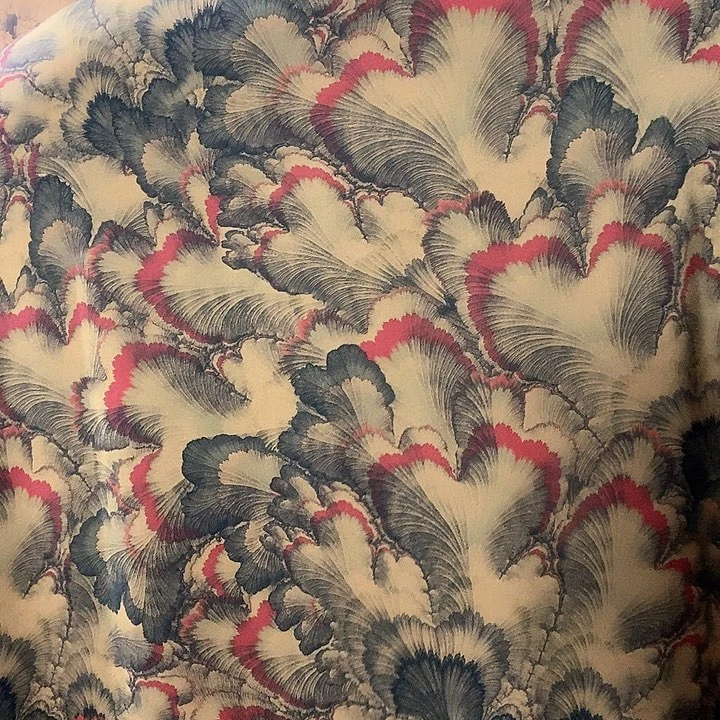 2米红花香云缎布料