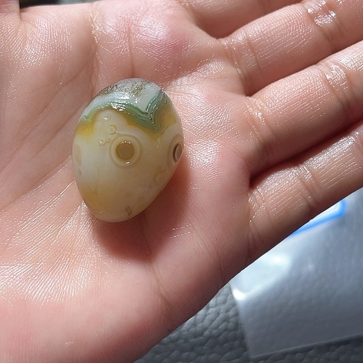 琥珀未镶嵌珠宝奇石布*