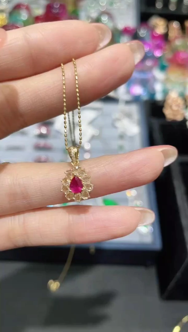 18K金镶嵌天然无烧红宝石吊坠水滴款（不含链）K黄