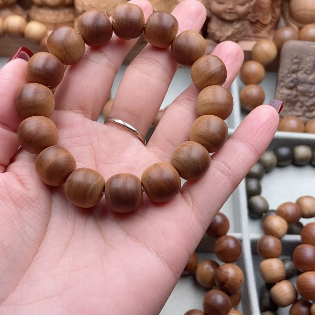 檀香木手串/手链有****y老山檀黑肉奶香手串