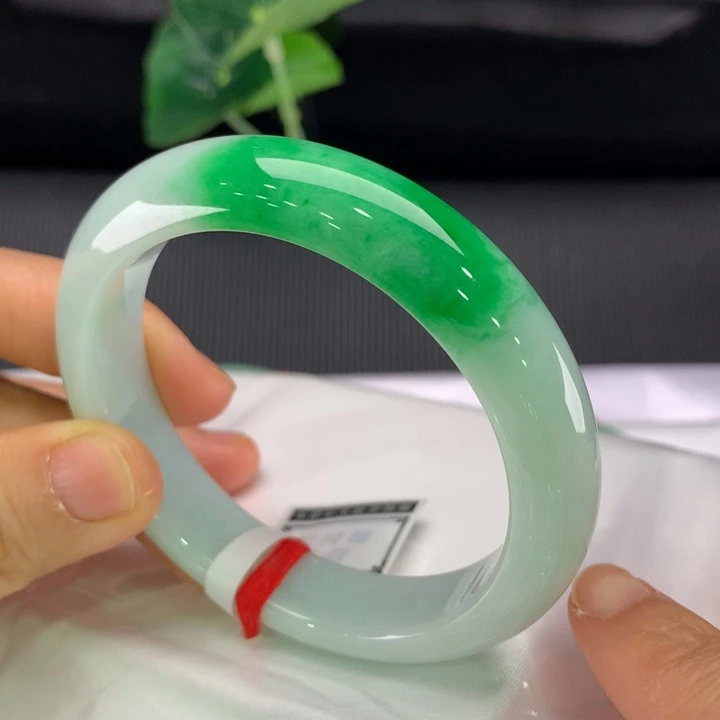 翡翠未镶嵌手镯正圈55