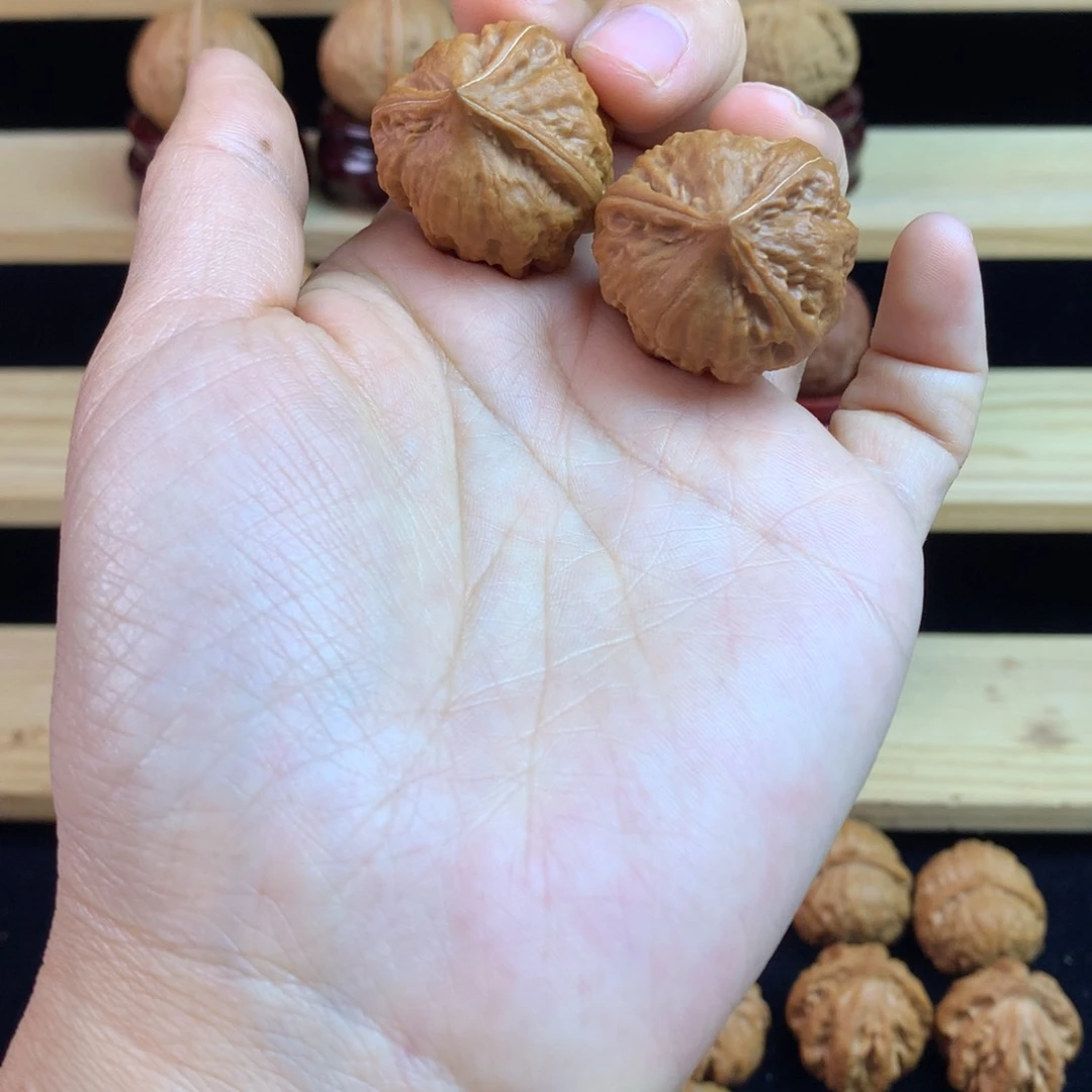 吊坠文玩核桃鬼脸三棱