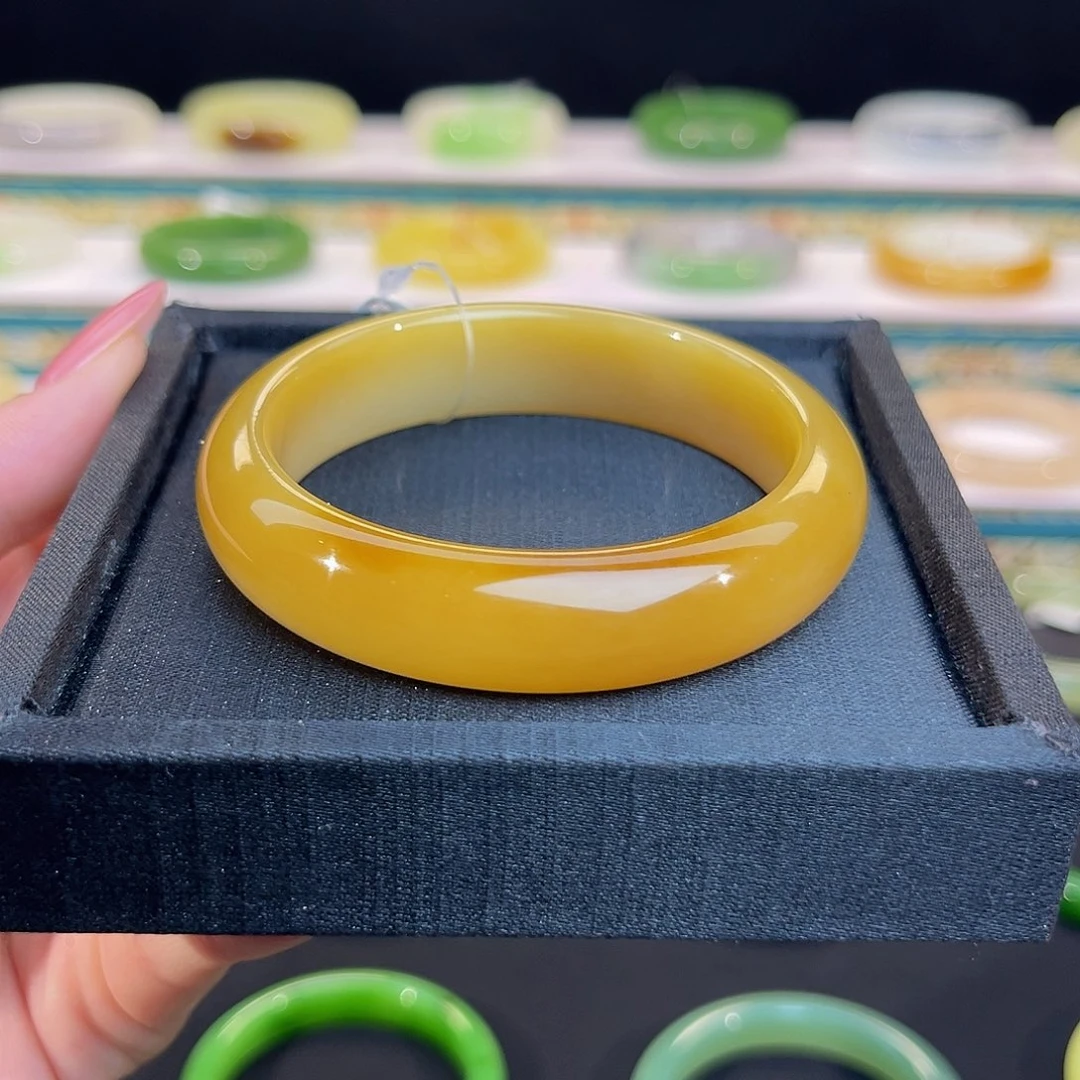 未镶嵌手镯和田玉红蜜糖