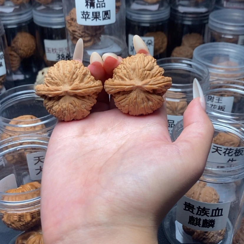 【闪购商品】手串/手链核桃43白狮子。