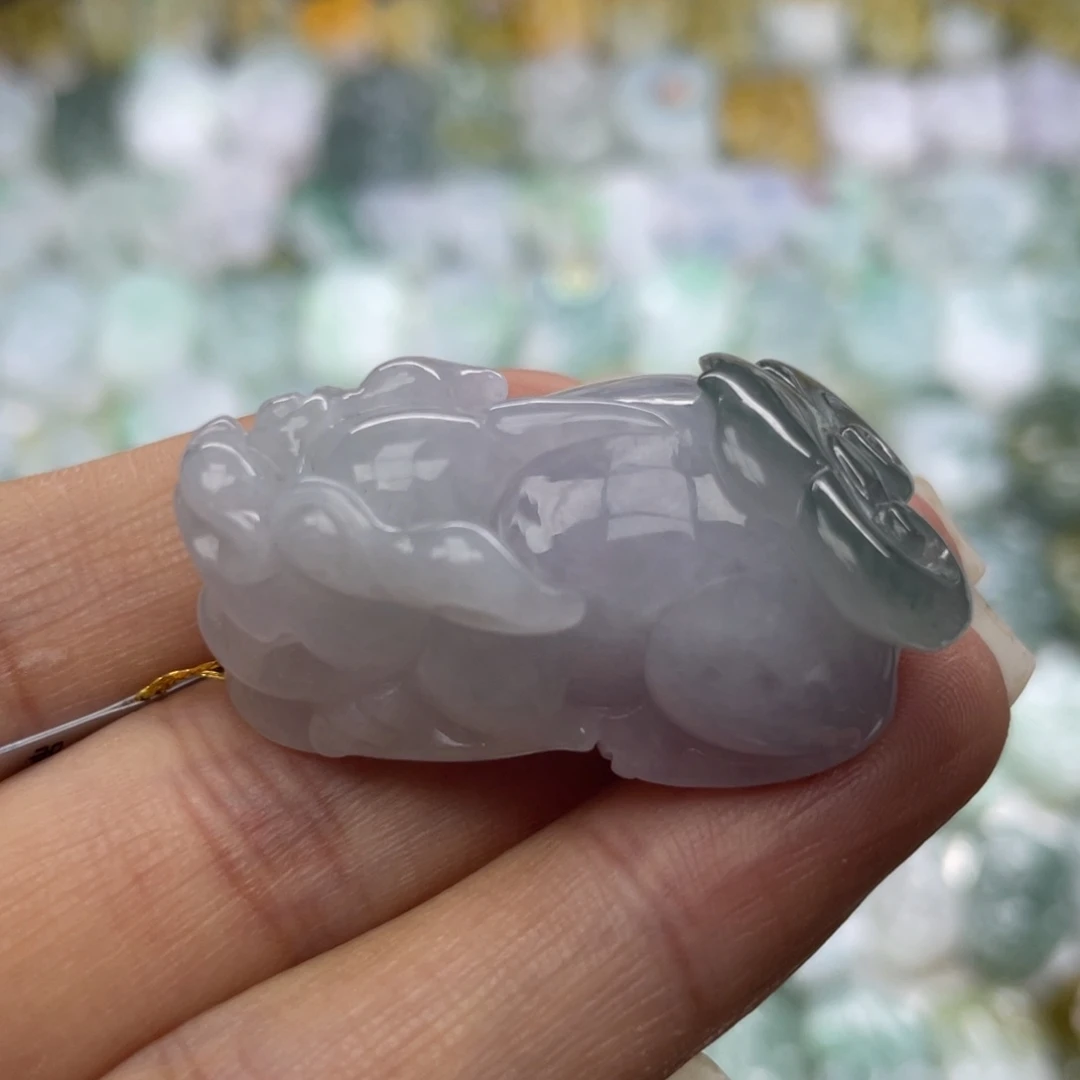 翡翠未镶嵌颈饰貔貅