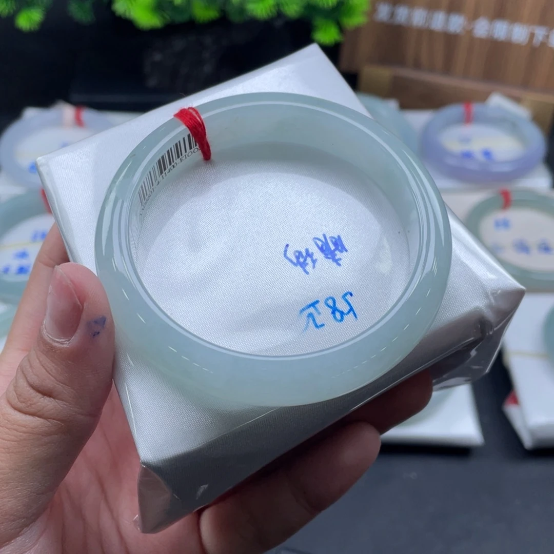 翡翠手镯未镶嵌冰晴绿58