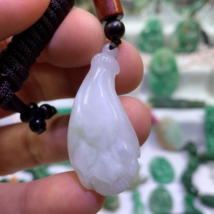 独山玉未镶嵌颈饰